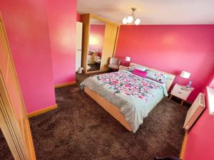 Bedroom - click for photo gallery